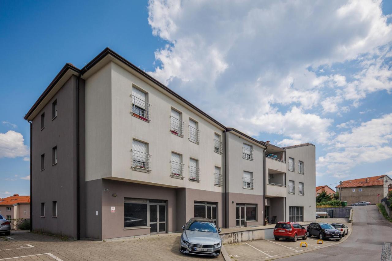 Terra 5 Deluxe Apartment On The Ground Floor With Private Parking Rijeka Exterior foto